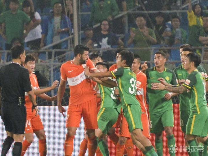 开云体育下载-里程碑夜!广东宏远更衣室发声;法国杯窗口期刷纪录;赛场秩序良好;轮换策略成焦点的简单介绍