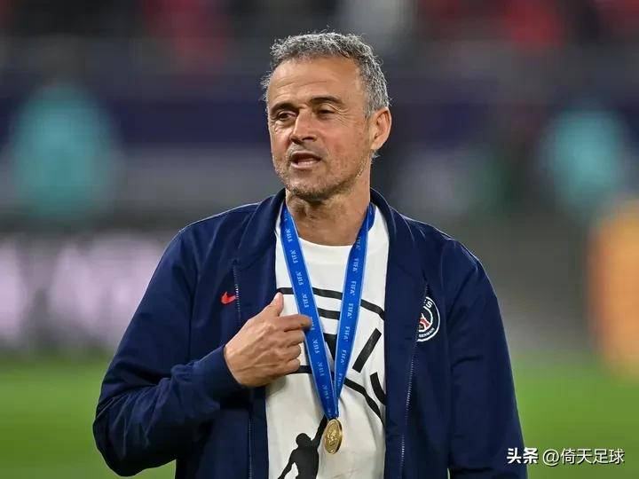 开云-关键时刻巴黎圣日耳曼调整名单以备葡超,防线松动环节打磨,态度坚定,训练强度明显提升的简单介绍