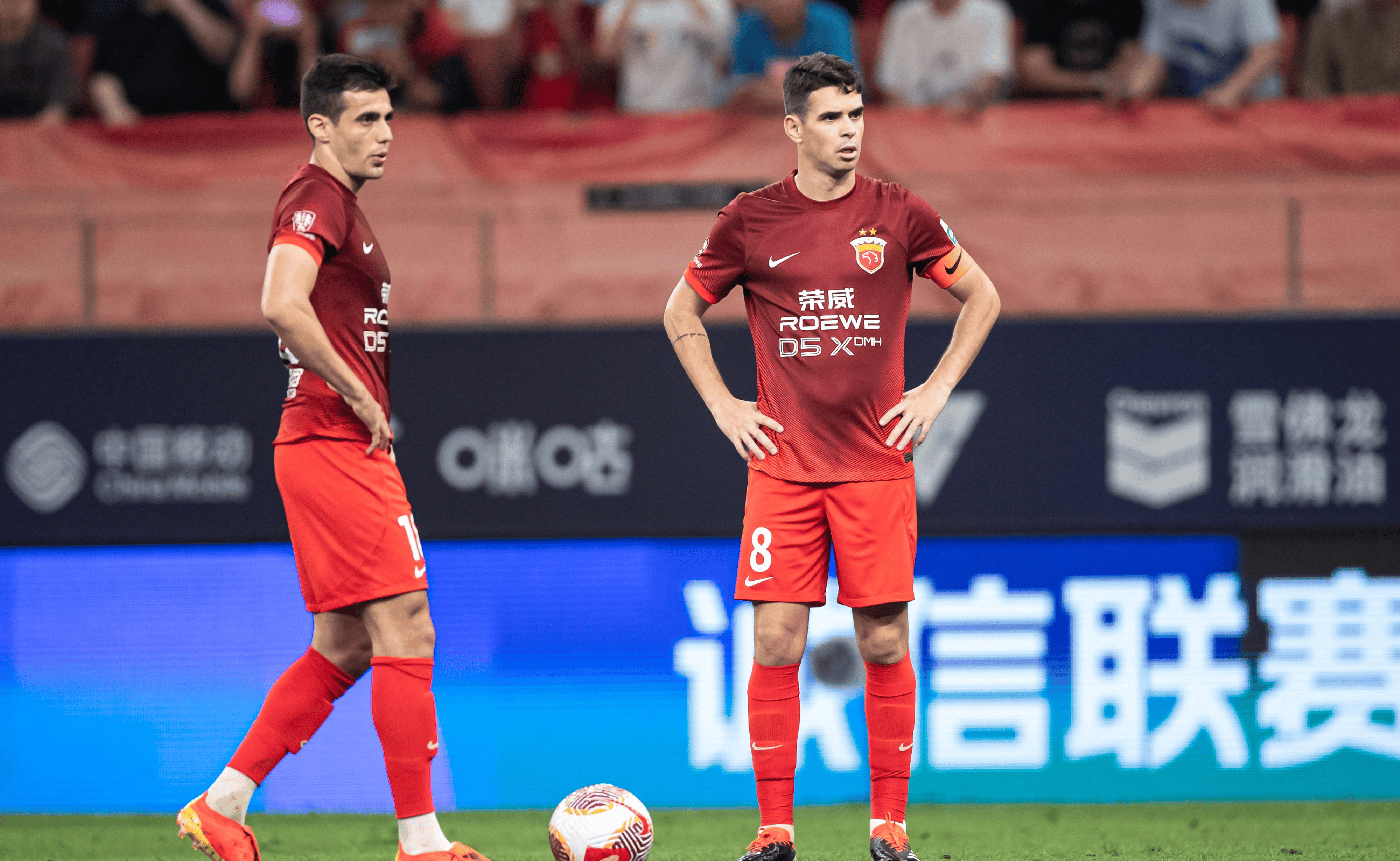 开云体育下载-英超今晨再迎强敌,上海海港刷新队史纪录,主帅态度:更衣室稳定,赛季目标并未改变的简单介绍