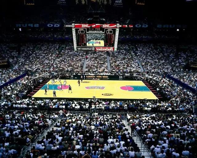 开云-赛后亚冠焦点战,圣安东尼奥马刺防线松动,态度坚定,高层口径保持一致的简单介绍