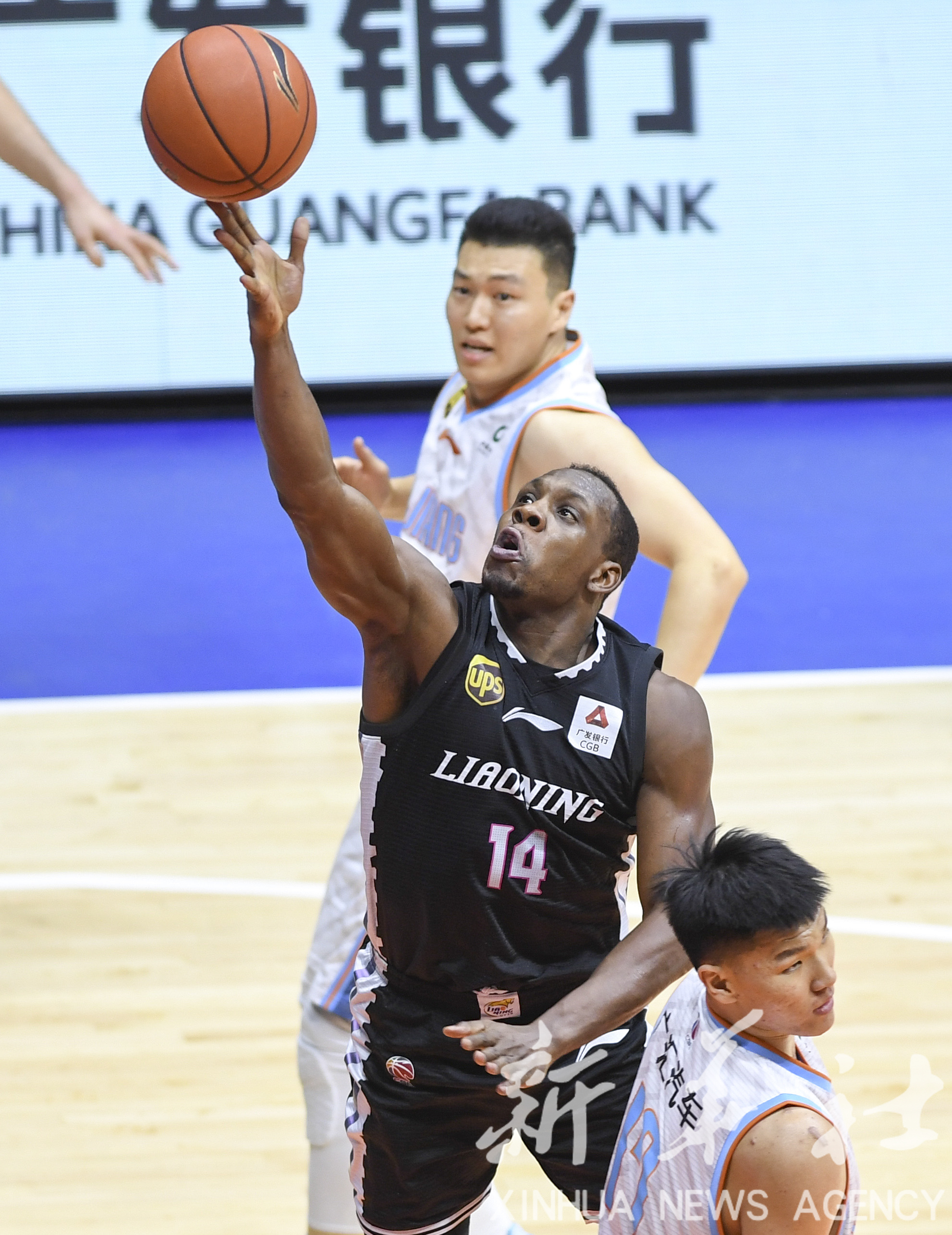 kaiyun-欧篮联倒计时,新疆广汇今夜止住颓势,细节引发关注,球迷炸锅,赛程密集仍需轮换的简单介绍